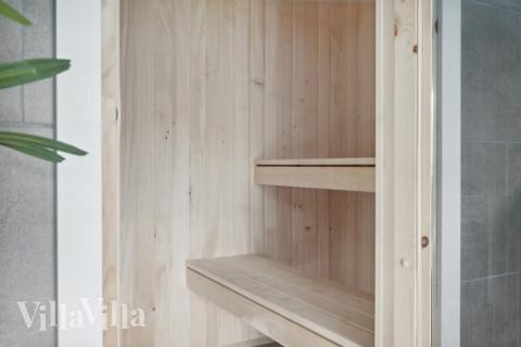 Nyd varmen i saunaen i luksushus nr. 588 til 14 personer