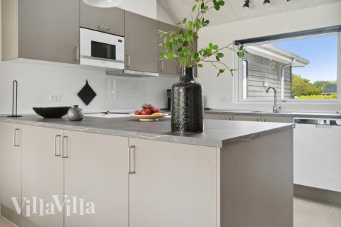 Køkkenet i luksushus nr. 588 er godt indrettet.