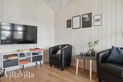 Dyst i sommerhusets aktivitetsrum, når I besøger luksushus nr. 588 i Lolland/Falster/Møn.