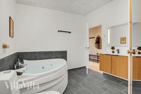 Ét af badeværelserne i luksushus nr. 603