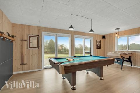 Luksushus 603 til 12 personer byder på et stort aktivitetsrum med bl.a. billard og dart