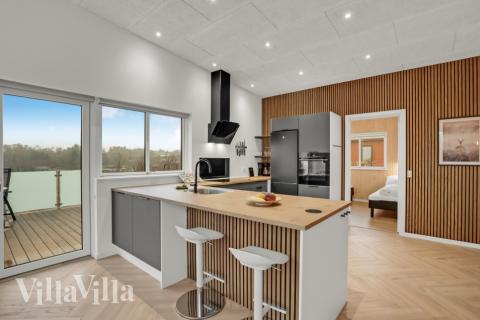 Køkkenet i luksushus nr. 603 er godt indrettet.