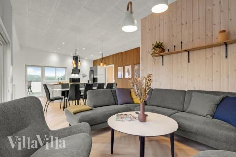 Sofahjørnet i luksushus 603 i Limfjorden.