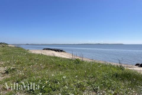 Den dejlige strand nær luksushus 603 ved Limfjorden.