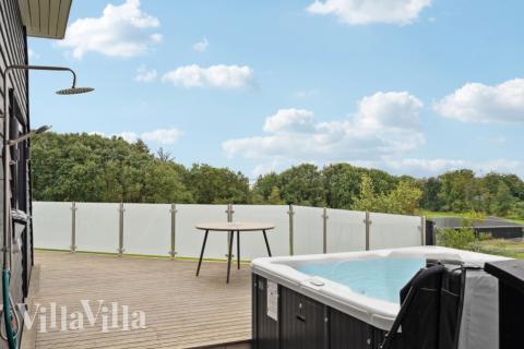 Luksushus nr. 603 byder bl.a. på et dejligt spabad