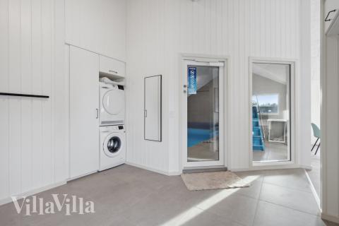 Den rummelige entre i luksushus nr. 605 i Vestjylland