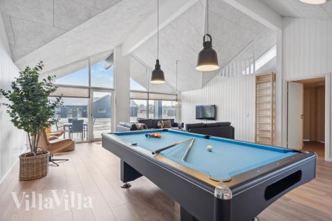Ud over de mange timer, man kan bruge i husets pool-afdeling, så byder luksushus 608 også på billard/bordtennis og dart