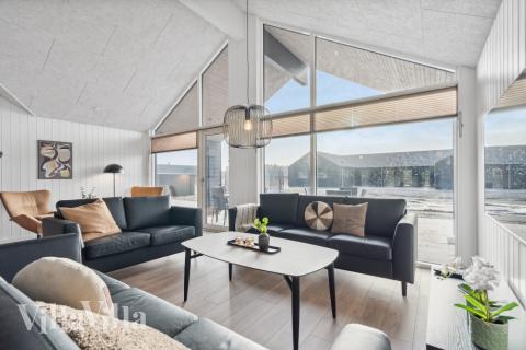 Aktivitetsrum i luksushus nr. 608 med 10 soveværelser og plads til 26 personer.