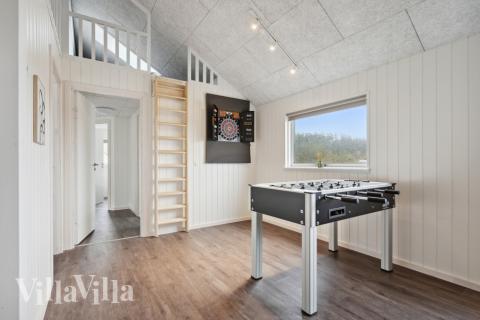 Aktivitetsrum i luksushus nr. 609 med 7 soveværelser og plads til 18 personer.