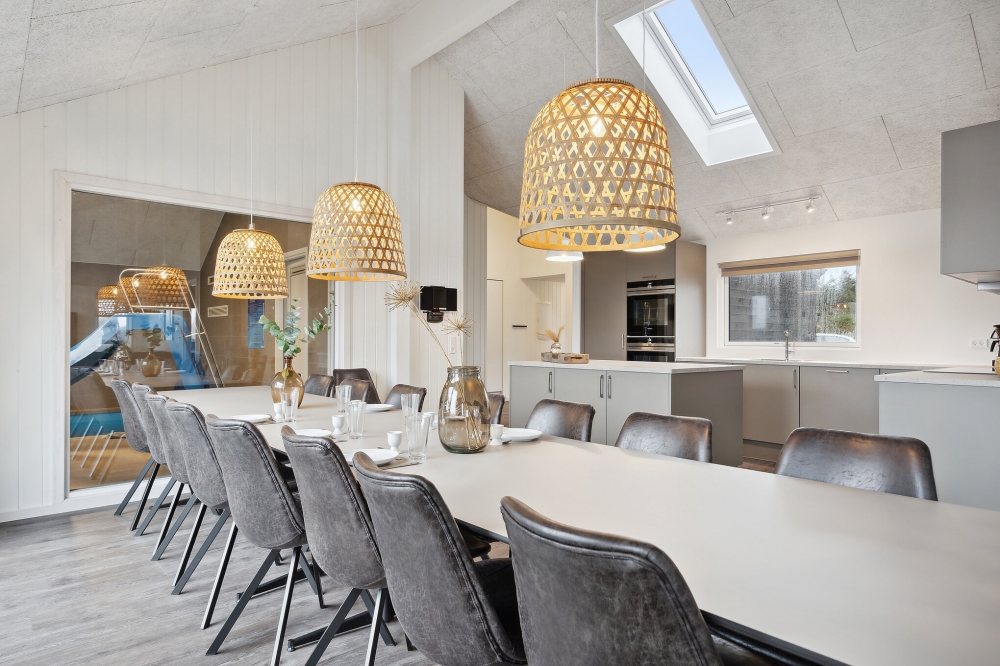 Det store lyse opholdrum i luksushus nr. 609 til 18.