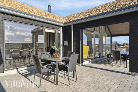 Stor terrasse ved luksushus nr. 609 i Vestjylland.