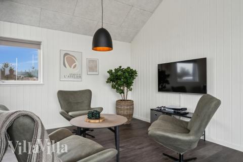 Luksushus 610 til 18 personer byder på et stort aktivitetsrum med bl.a. billard og dart