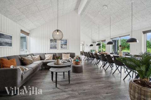 Opholdsrum med plads til 20 i luksushus nr. 611.