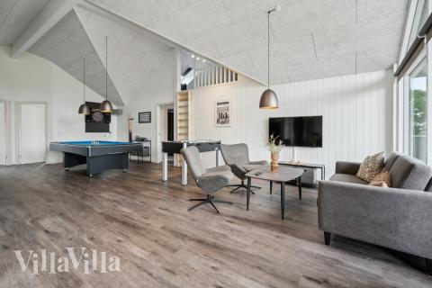 Luksushus 611 til 20 personer byder på et stort aktivitetsrum med bl.a. billard og dart