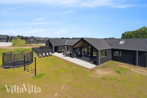 Flot sommerhus nr. 611 med god plads til op til 20 personer