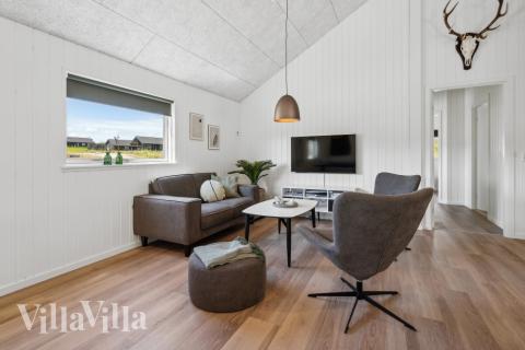 Dyst i sommerhusets aktivitetsrum, når I besøger luksushus nr. 612 i Sydjylland.