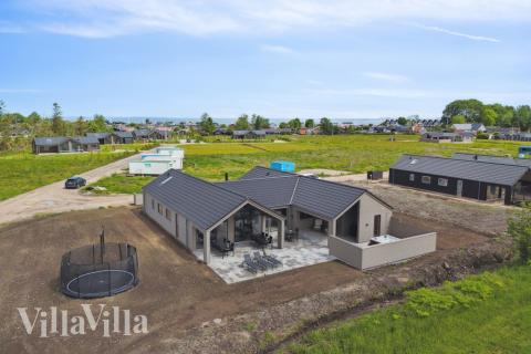 Dette skønne poolhus nr. 614 med plads til 16 personer ligger i Fyn og øer