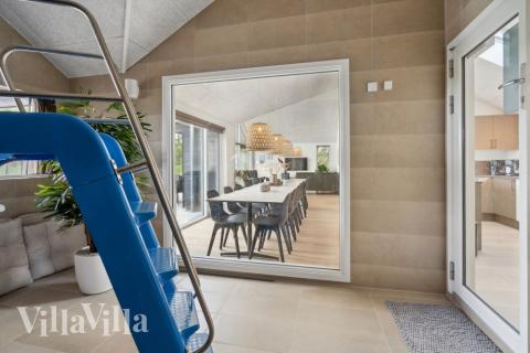 Den lækre pool i luksushuse nr. 616 til 16 personer