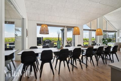 Opholdsrum med plads til 16 i luksushus nr. 618.