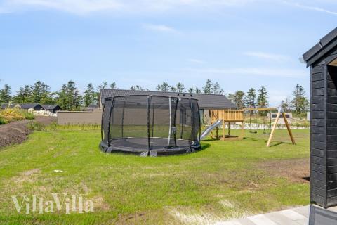 Flot sommerhus nr. 618 med god plads til op til 16 personer