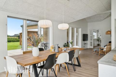 Opholdsrum med plads til 12 i luksushus nr. 620.