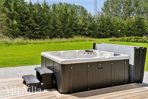 Nyd varmen i spaen i luksushus nr. 620 i Lolland/Falster/Møn