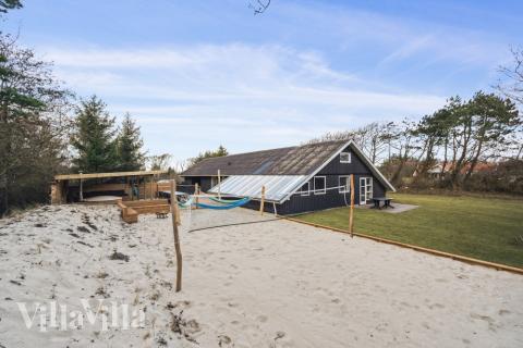 Flot sommerhus nr. 623 med god plads til op til 15 personer