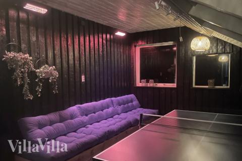 På terrassen i sommerhus nr. 623 er der plads til 15 personer.