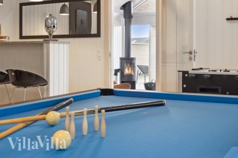 Luksushus 624 til 14 personer byder på et stort aktivitetsrum med bl.a. billard og dart