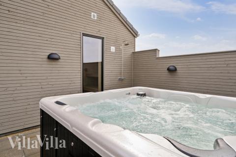 Nyd varmen i spaen i luksushus nr. 624 i Sydjylland