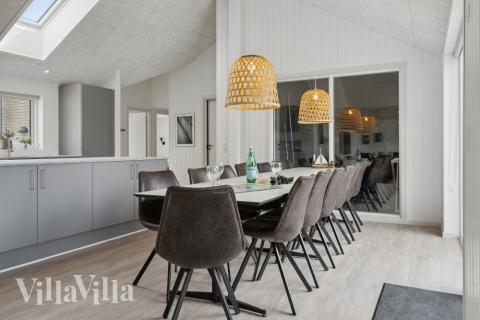 Det store lyse opholdrum i luksushus nr. 624 til 14.