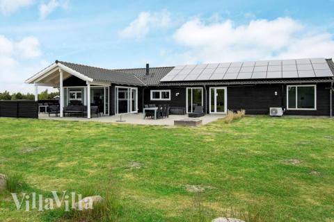 I Lolland/Falster/Møn ligger dette fine poolhus nr. 626 med plads til 14 personer.