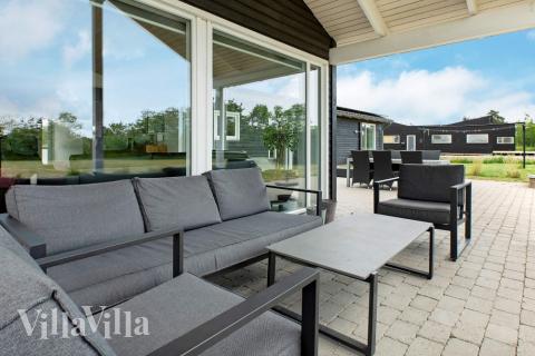 Luksushus nr. 626 har en dejlig terrasse med gode havemøbler til 14 personer.