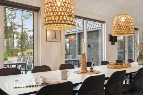 Det store lyse opholdrum i luksushus nr. 627 til 20.