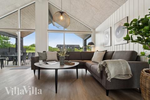 Sofahjørnet i luksushus 631 i Sydjylland.