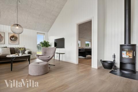 Sofaen i luksushus 631 i Sydjylland indbyder til brætspil eller at se en film sammen.