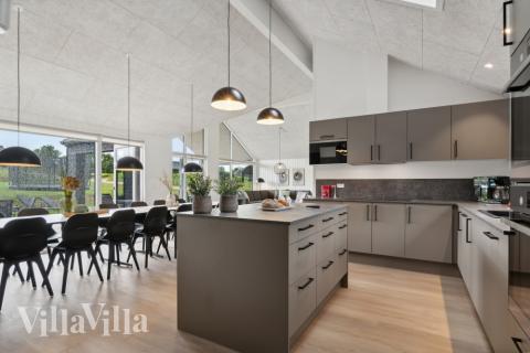 Velindrettet køkken i luksushus nr. 631 i Sydjylland.