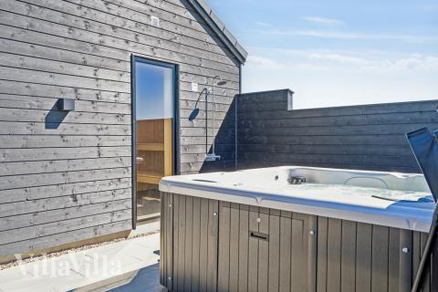 Nyd varmen i spaen i luksushus nr. 633 i Sydjylland