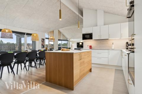 Køkkenet i luksushus nr. 634 er udstyrret, så I let kan lave mad til 18 personer.