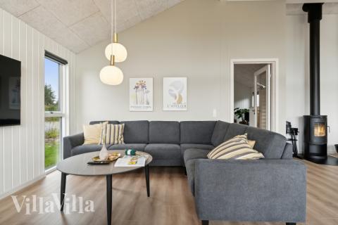 Sofahjørnet i luksushus 634 i Nordjylland.