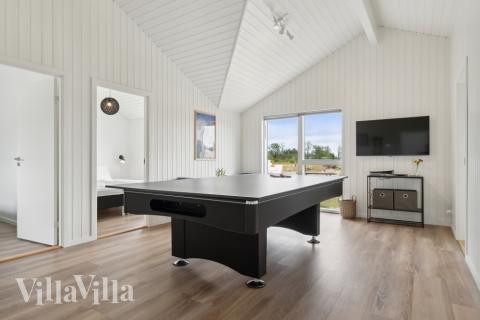Luksushus 636 til 8 personer byder på et stort aktivitetsrum med bl.a. billard og dart