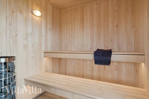 Nyd varmen i saunaen i luksushus nr. 636 til 8 personer