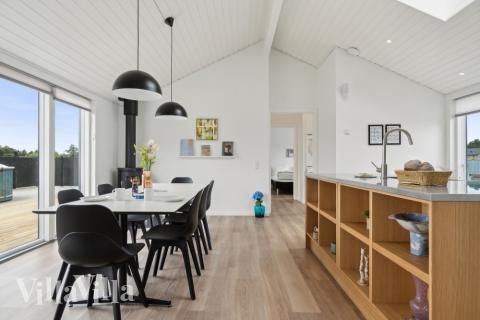 Køkkenet i luksushus nr. 636 er udstyrret, så I let kan lave mad til 8 personer.