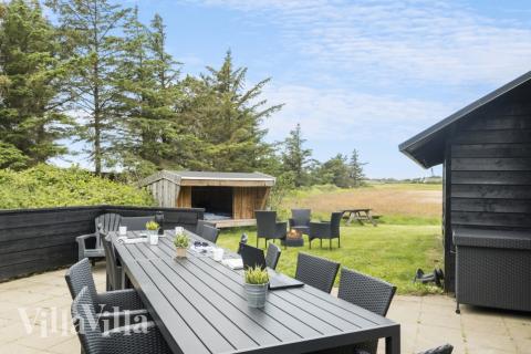 Luksushus nr. 637 har en dejlig terrasse med gode havemøbler til 24 personer.