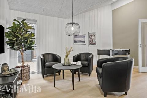 Luksushus 638 til 16 personer byder på et stort aktivitetsrum med bl.a. billard og dart