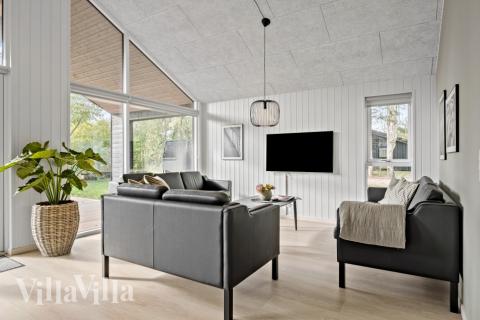 Der er mulighed for hygge i sommerhusets sofaarrangement, når I besøger luksushus nr. 638