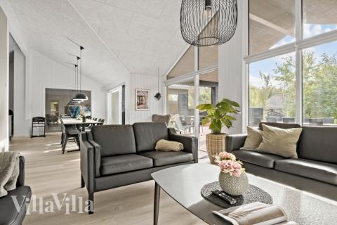 Sofahjørnet i luksushus 638 i Nordsjælland.