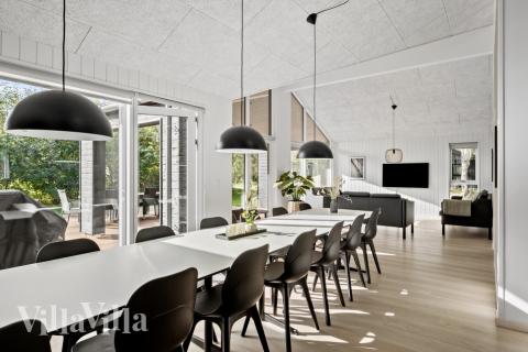 Det store lyse opholdrum i luksushus nr. 638 til 16.