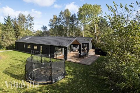 Flot sommerhus nr. 638 med god plads til op til 16 personer