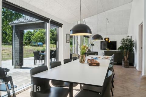 Opholdsrum med plads til 14 i luksushus nr. 640.